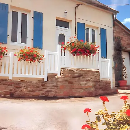 Σπίτι διακοπών Maison Confortable A Avec Jardin Et Terrasse. Châteaulin